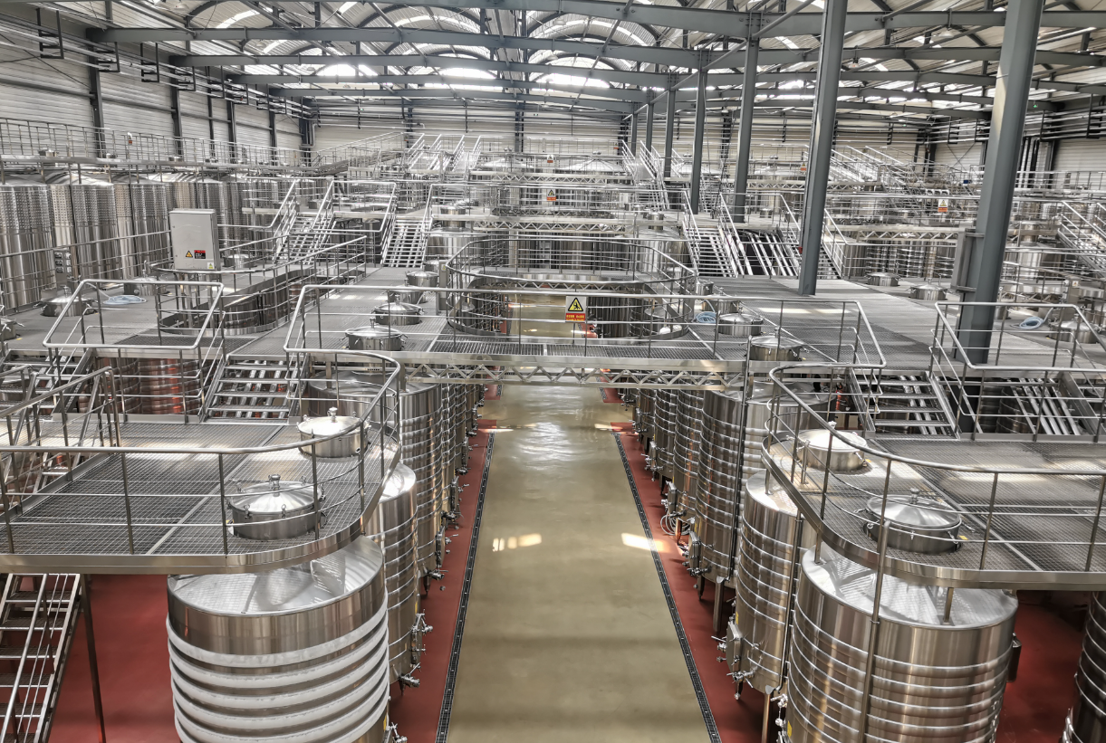 鼎業(yè)高分子復(fù)合材料：為百年酒窖傳承保駕護(hù)航